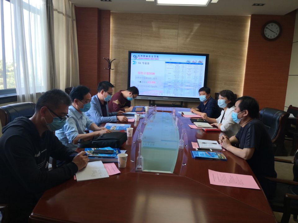 陕西铜川工业技师学院来公司考察交流