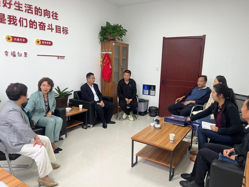  英国正版365官方网站老年大学走进沣润和园社区